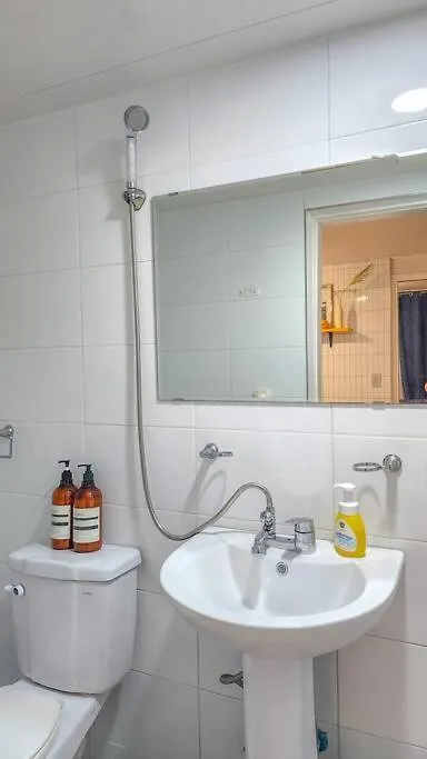 Hongdae Station House Seogyodong Appartement Seoel